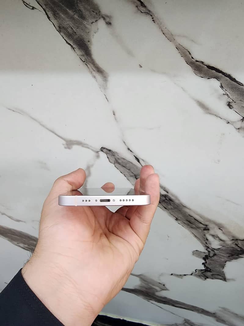Apple iPhone 13 3