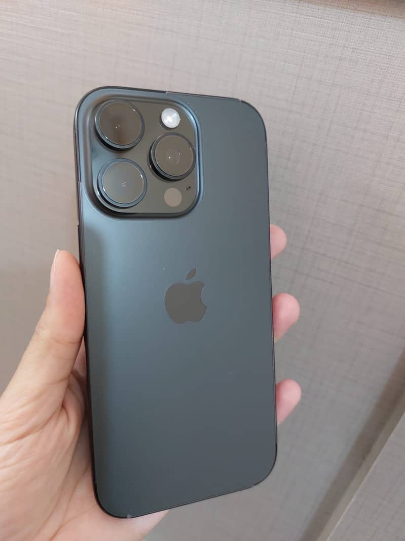 Apple iPhone 16 Pro 0
