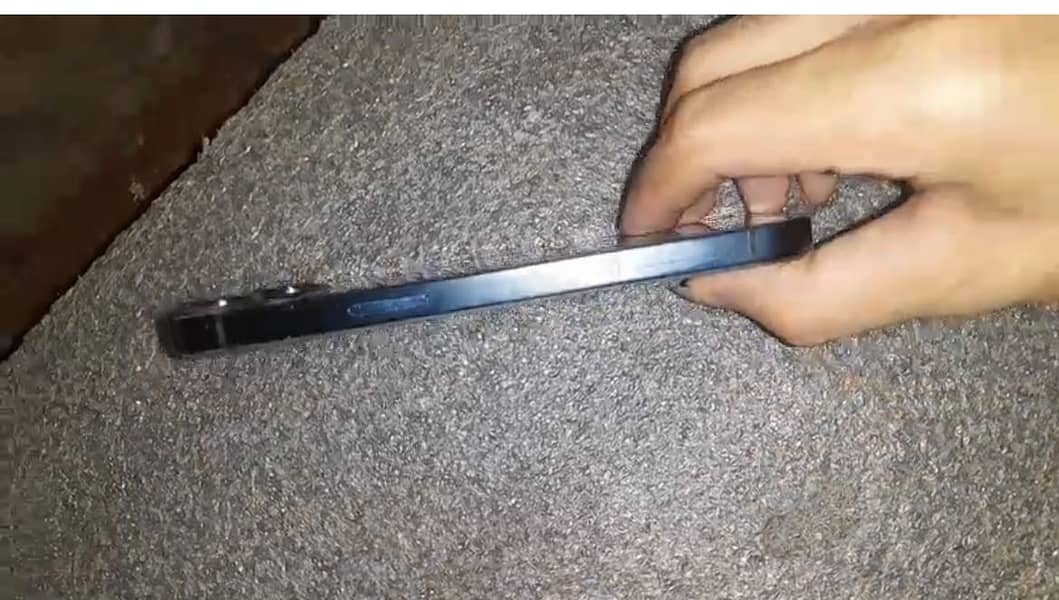 Apple iPhone 13 0