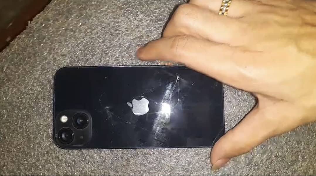 Apple iPhone 13 1