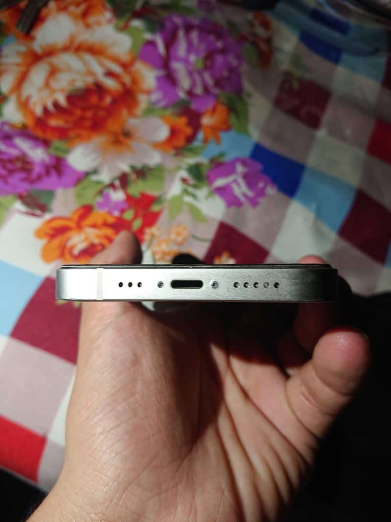Apple iPhone 14 2
