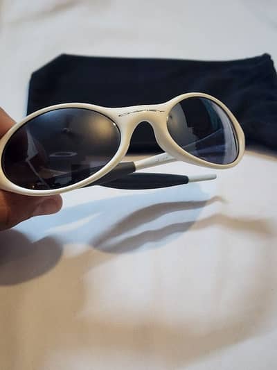 Oakley sunglasses for gents ,vintage model