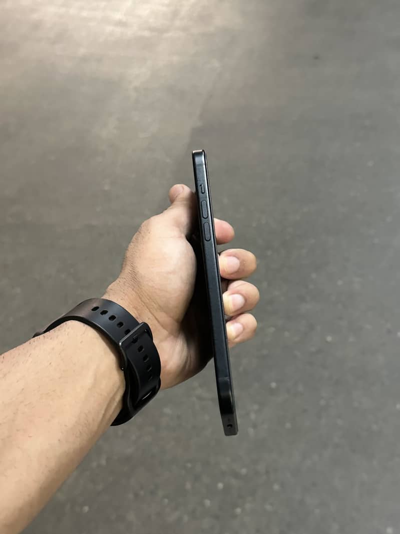Apple iPhone 15 plus 2