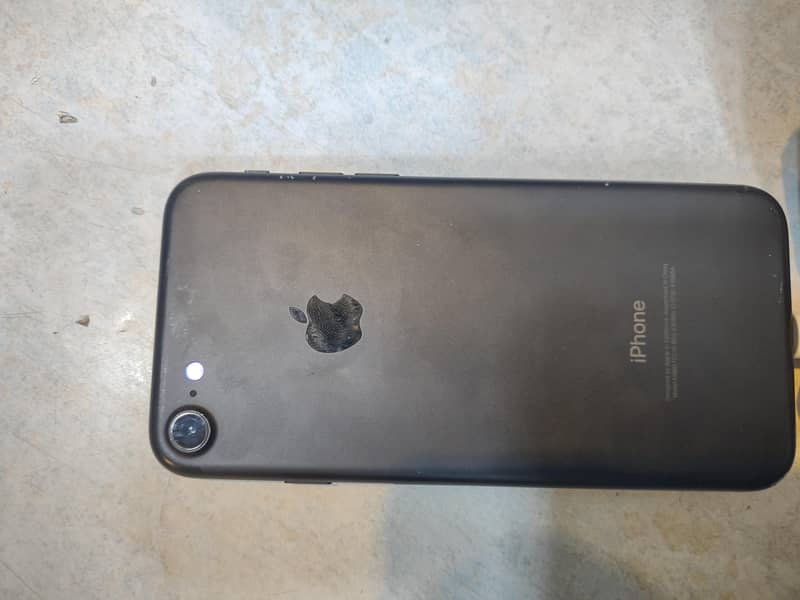 Apple iPhone 7 2
