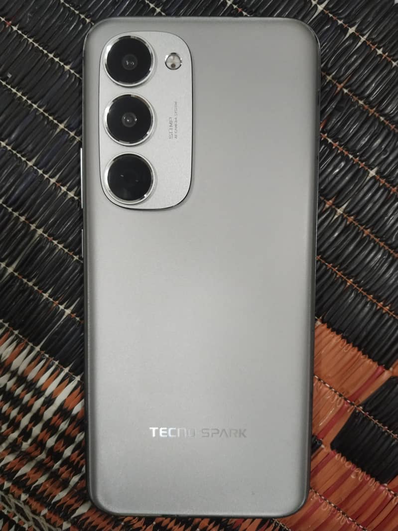 Tecno Spark 40 Pro Plus 0