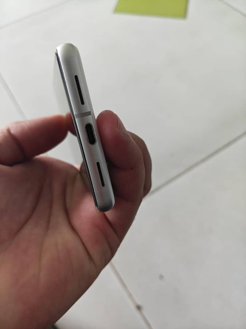 Google Pixel 7 4