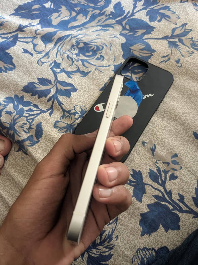Apple iPhone 12 3