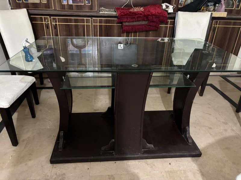 Dinning Table. 3