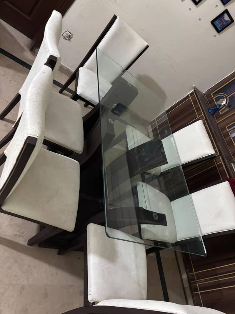 Dinning Table. 4