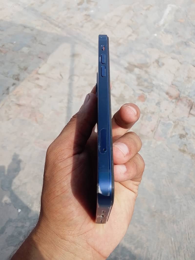 Apple iPhone 12 0