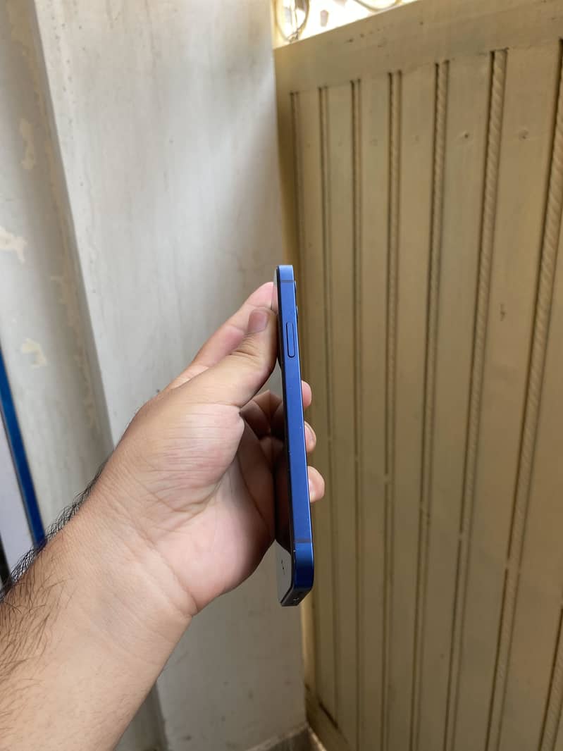 Apple iPhone 12 2