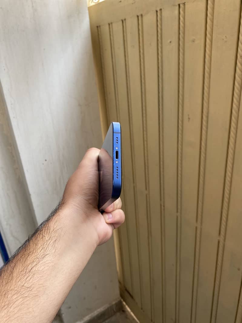 Apple iPhone 12 3