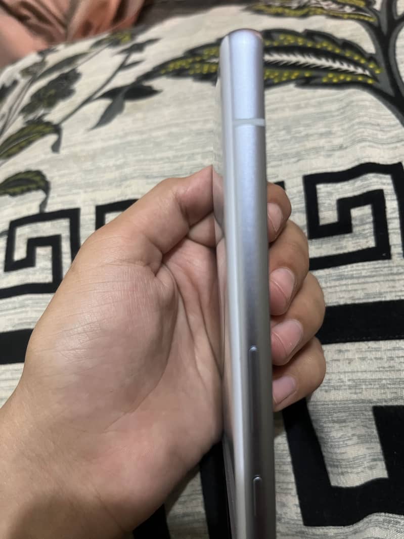 Google Pixel 7a 3