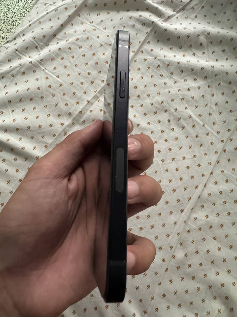 Apple iPhone 12 3