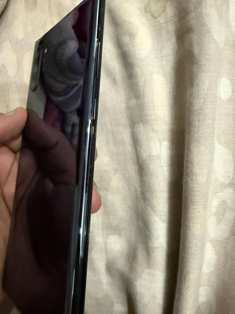 Samsung Mobile Note 10 Plus 3