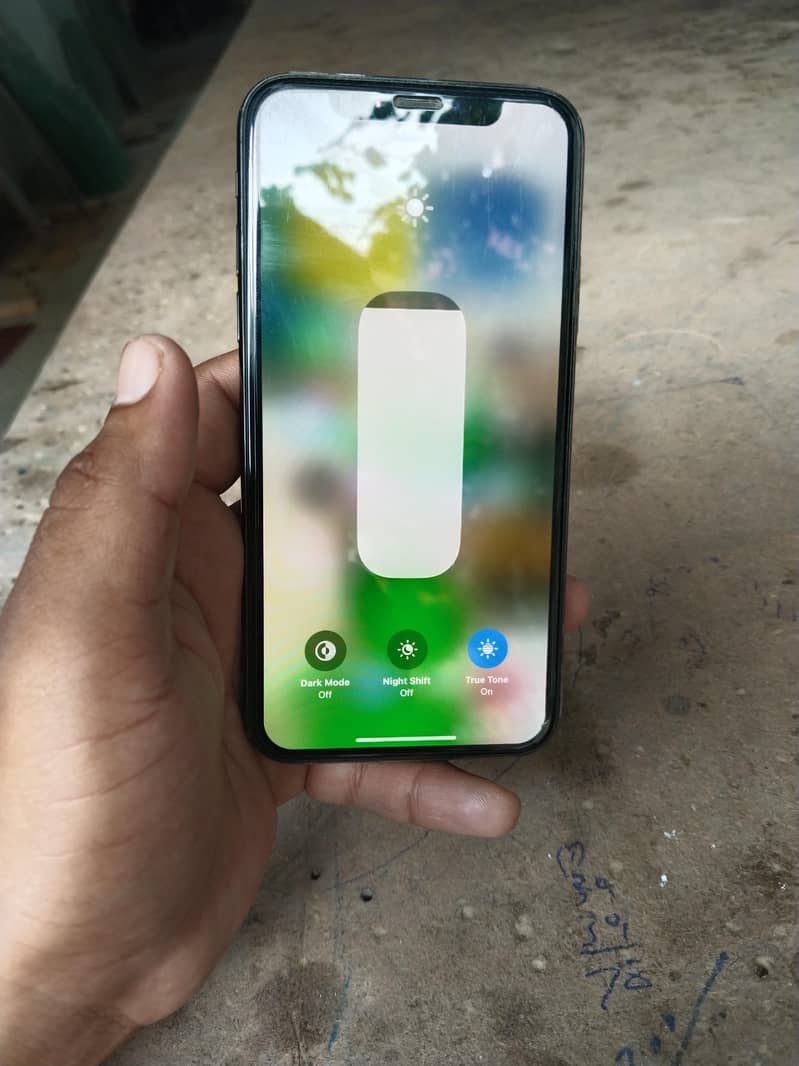 Apple iPhone X 4