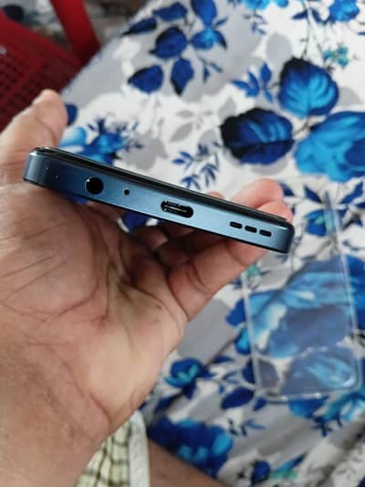 ZTE Nubia V60 design 4G 6/256