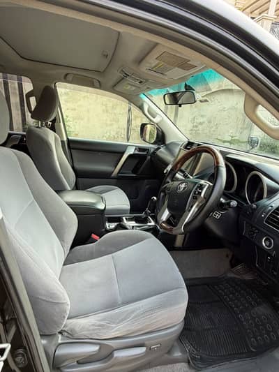 Prado TX 7 seater Sunroof