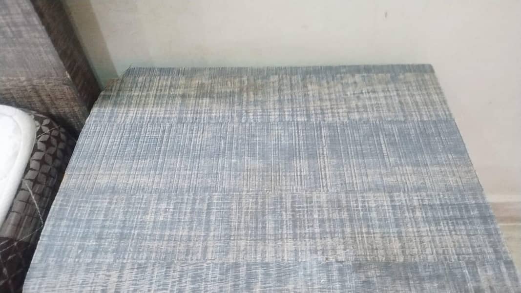 queen size bed with side table 6