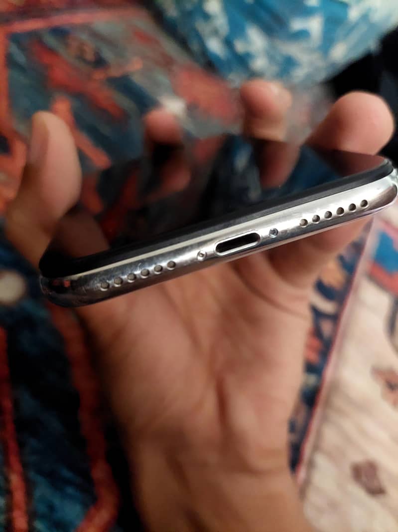 Apple iPhone X 3