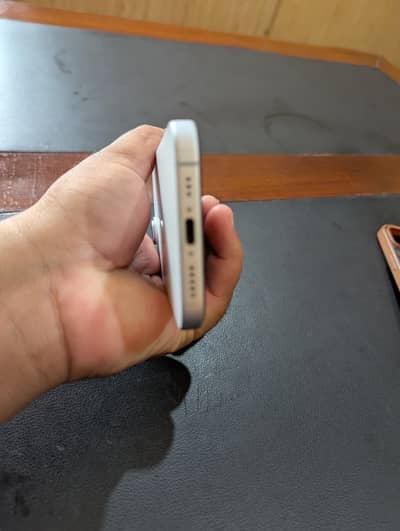 Apple iPhone 15