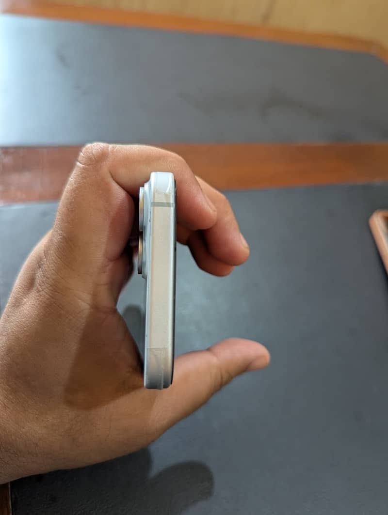 Apple iPhone 15 8