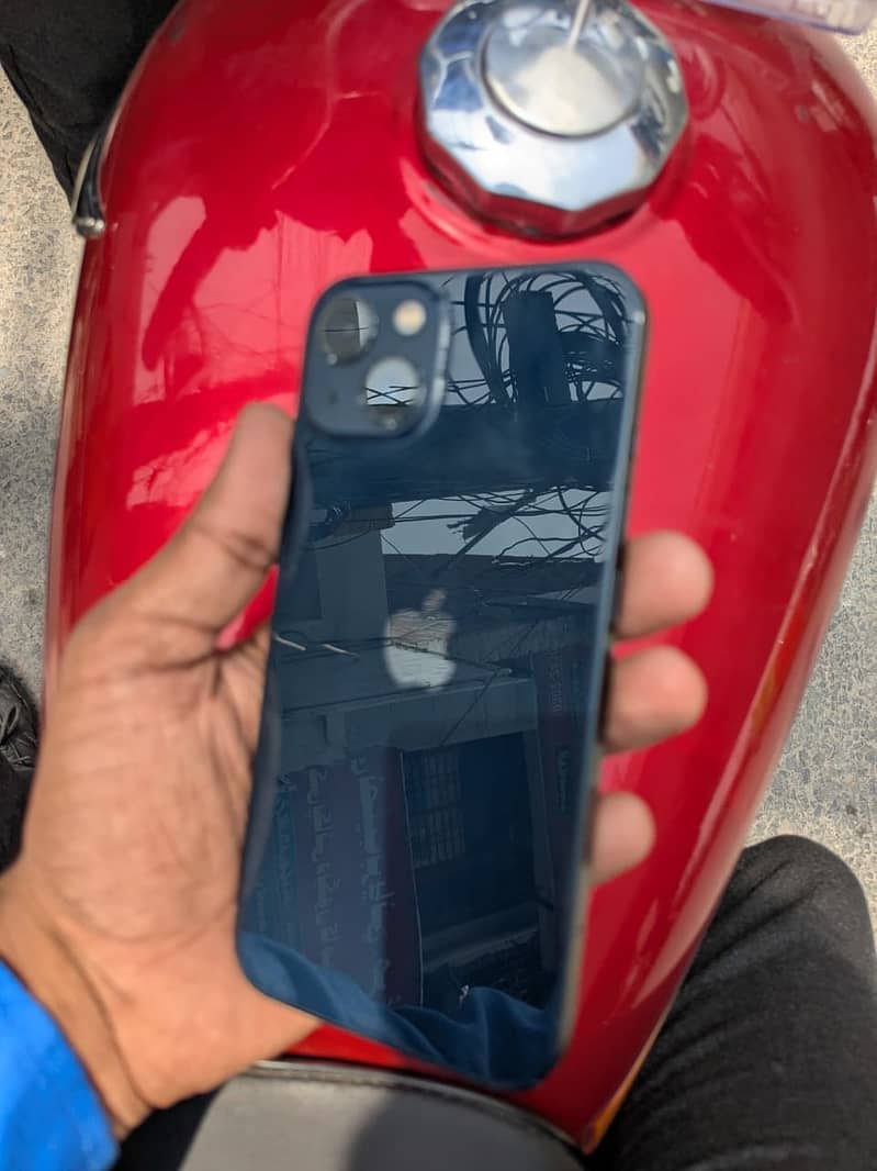Apple iPhone 13 3