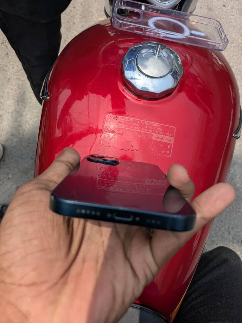 Apple iPhone 13 4