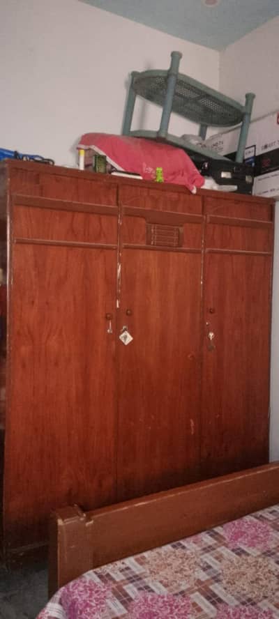 Almirah 3 doors