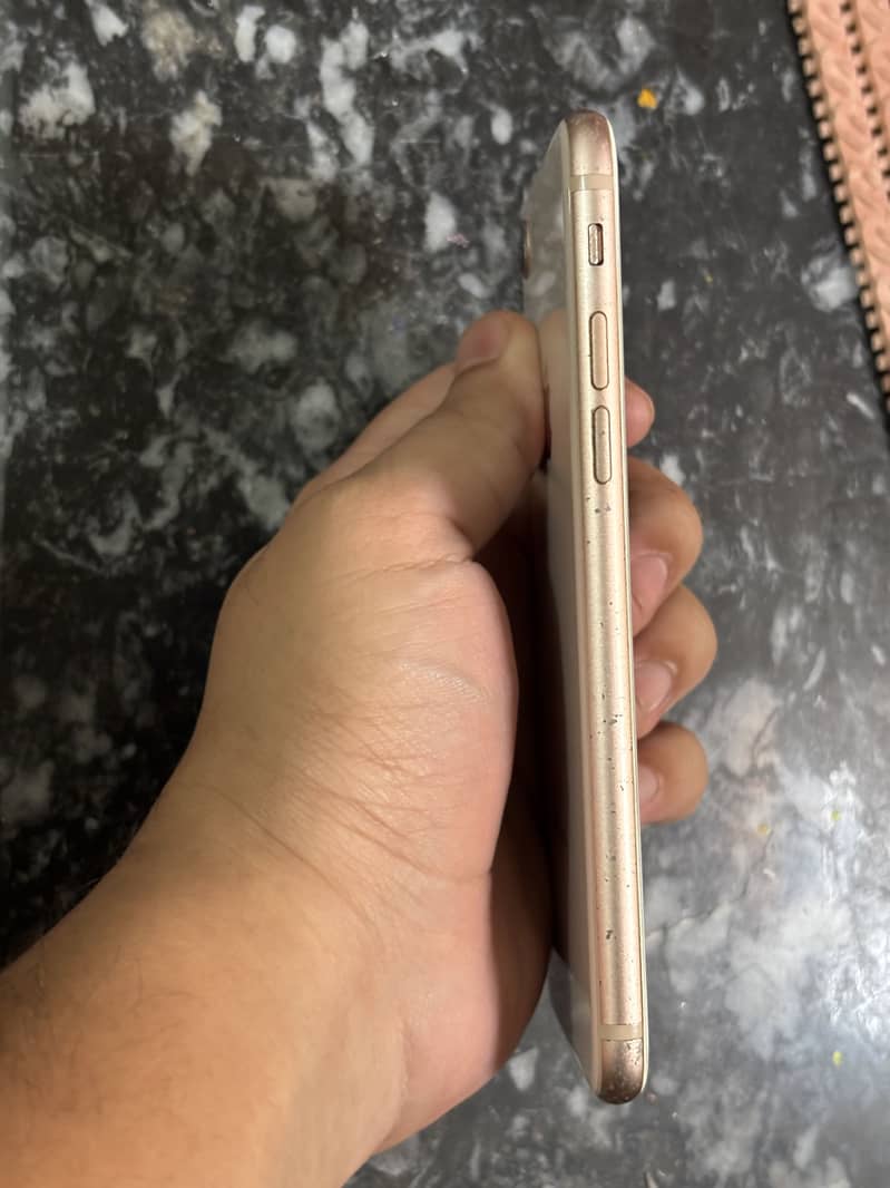 iPhone 8 3