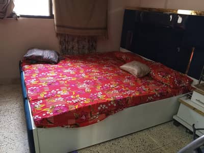 4 Piece Complelete Bedroom Set Availaible Read Discribtion First.