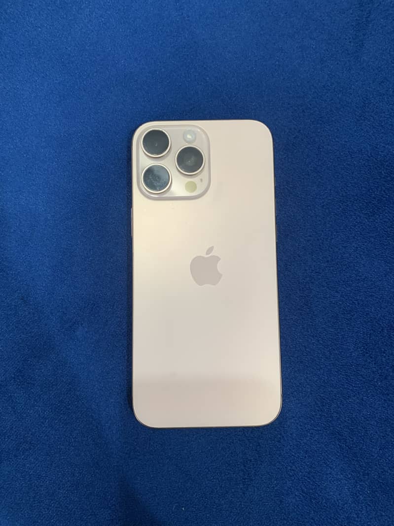 Apple iPhone 16 Pro Max 4