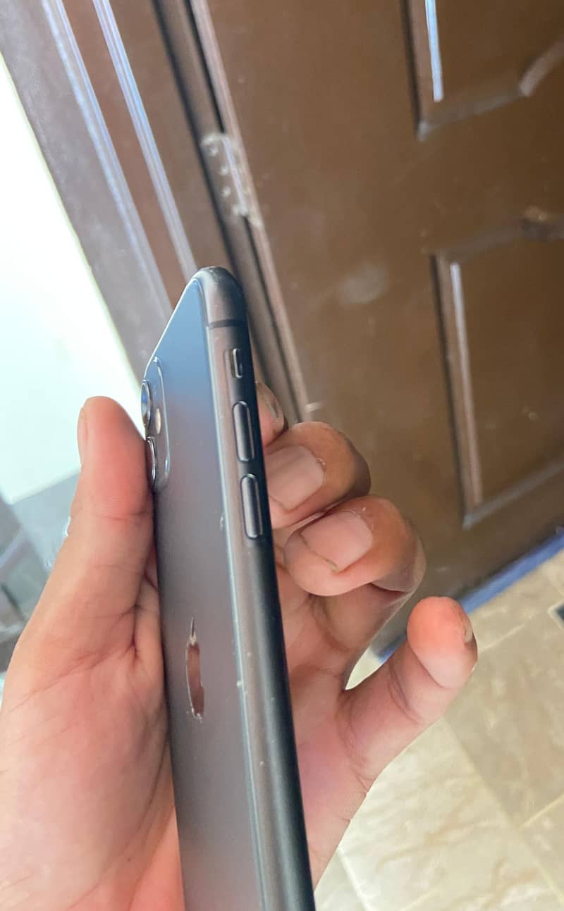 Apple iPhone 11 2