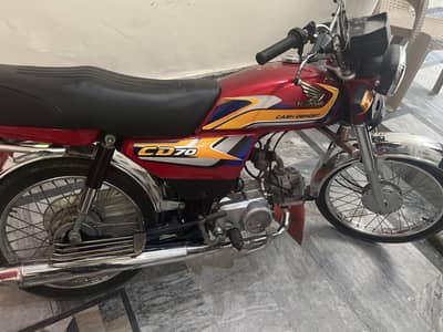 Honda CD70 2025