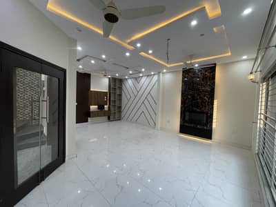 10 Marla House For Sale In Valancia Town Lahore