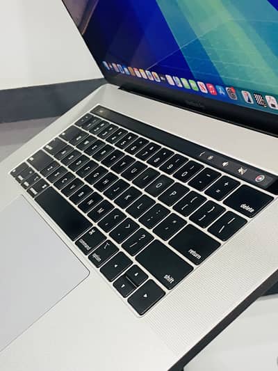 MacBook Pro i9 2019 16” | 32GB RAM | 1TB SSD | 4k Display 4GB GPU