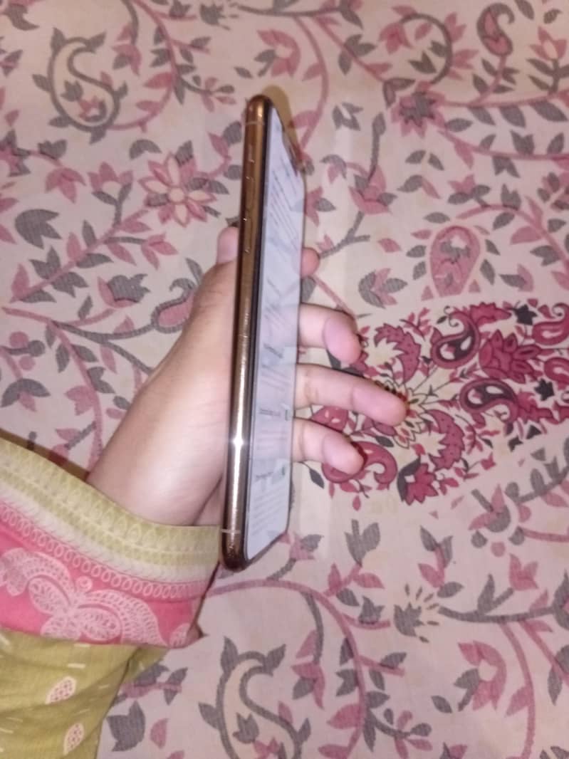 Apple iPhone 11 Pro Max 5