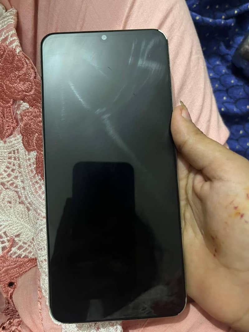 Realme C63 4