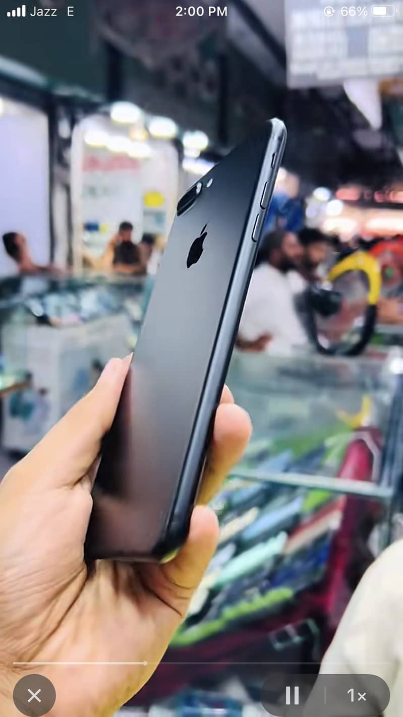 Apple iPhone 7 Plus 1