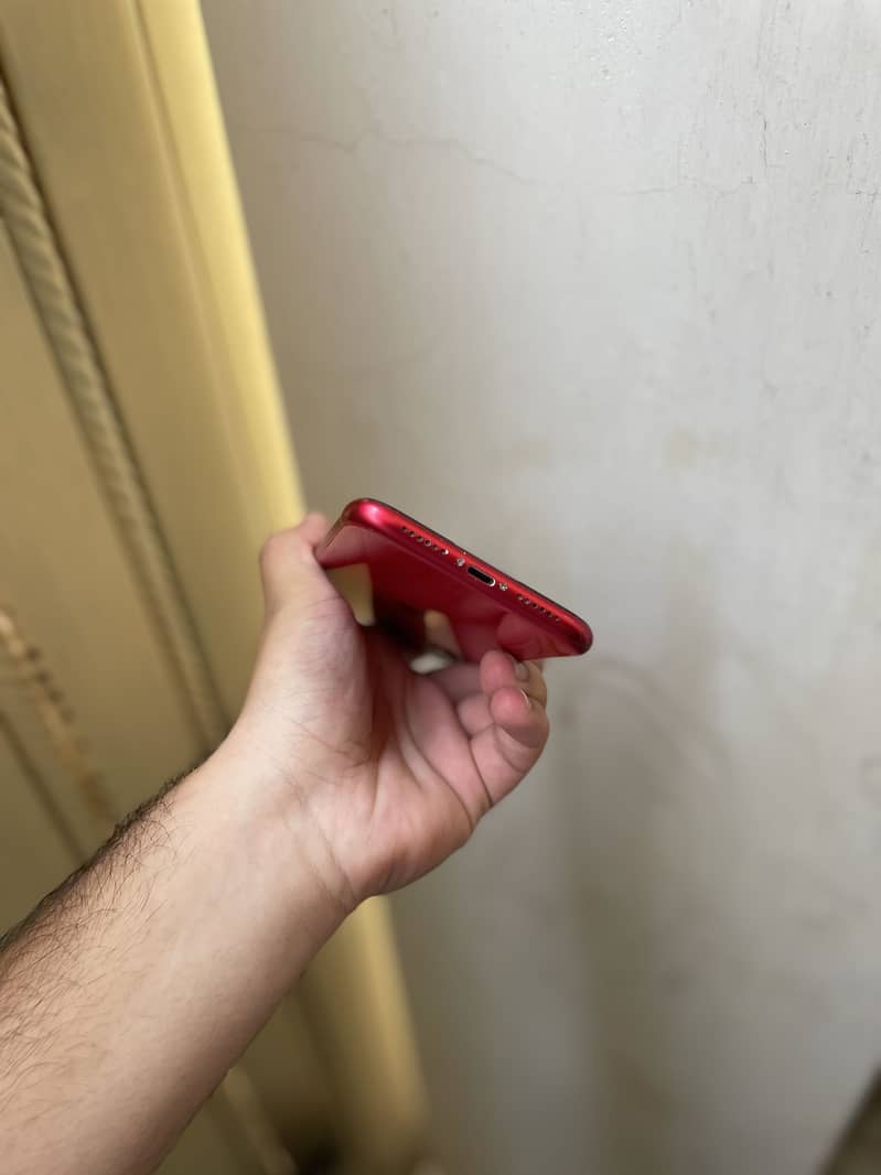 Apple iPhone 11 4