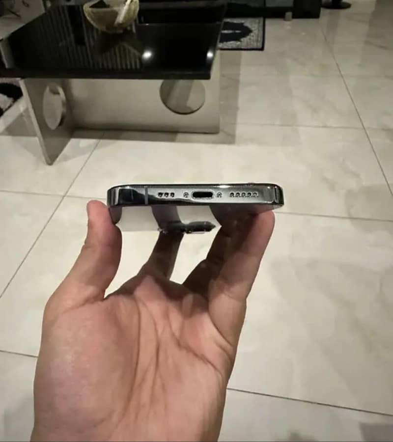 Apple iPhone 13 Pro 2
