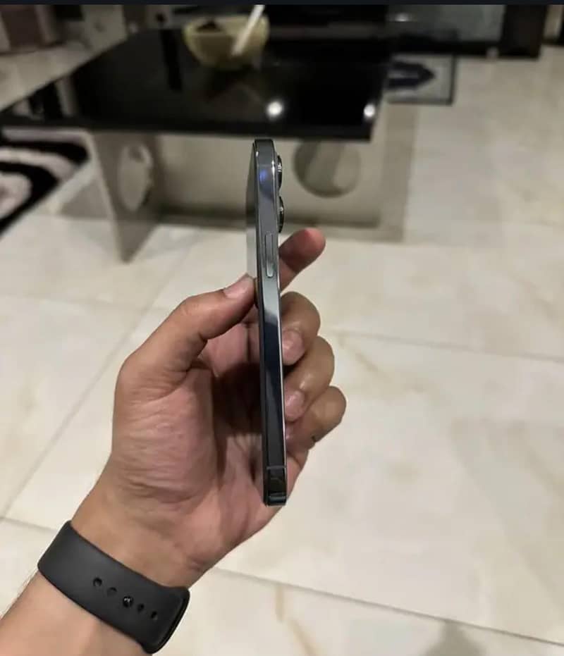 Apple iPhone 13 Pro 3