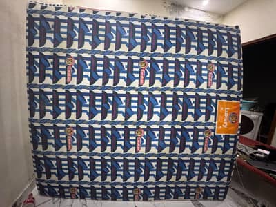 Dura Luxury King Size Mattress for Sale – Excellent Condition