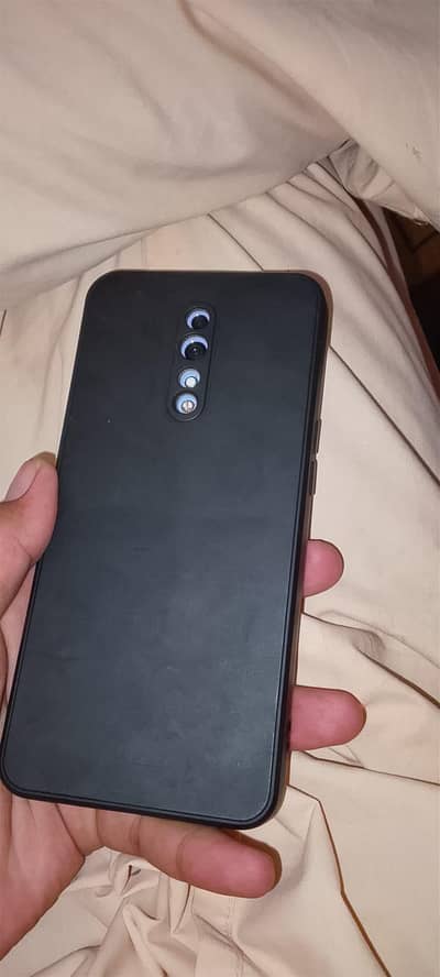 OPPO Reno Z : 8/128 - barai mehrbani description pora parhe
