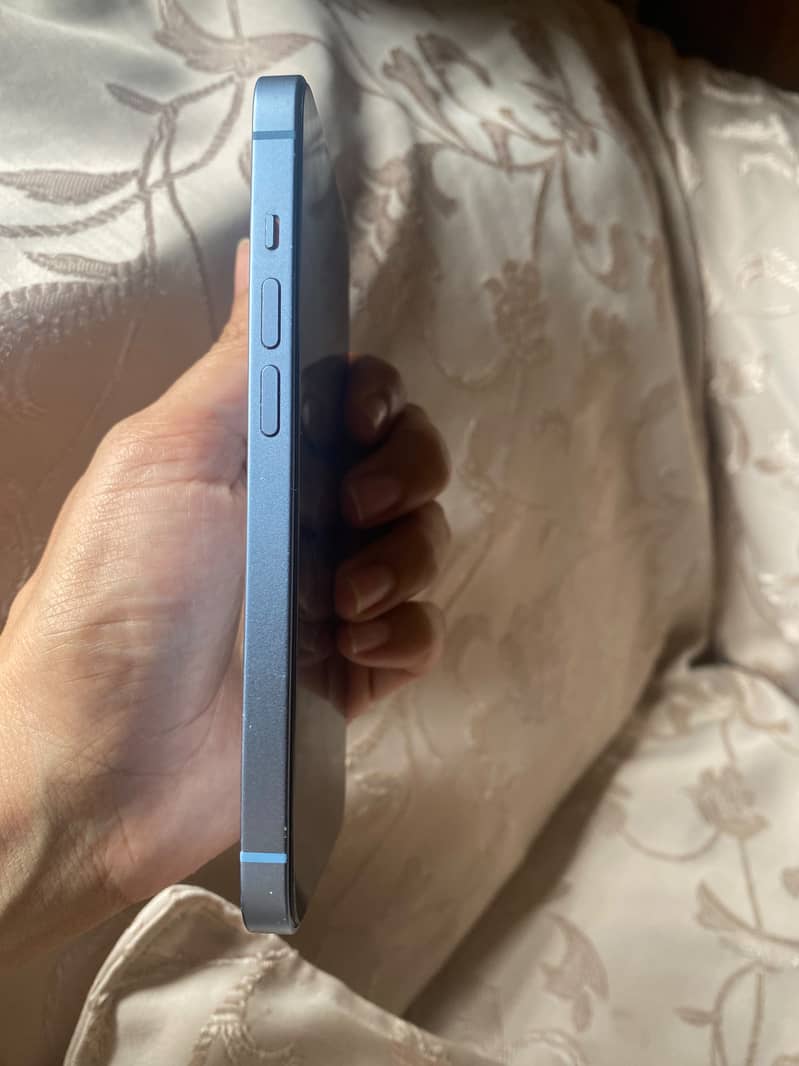 Apple iPhone 14 7