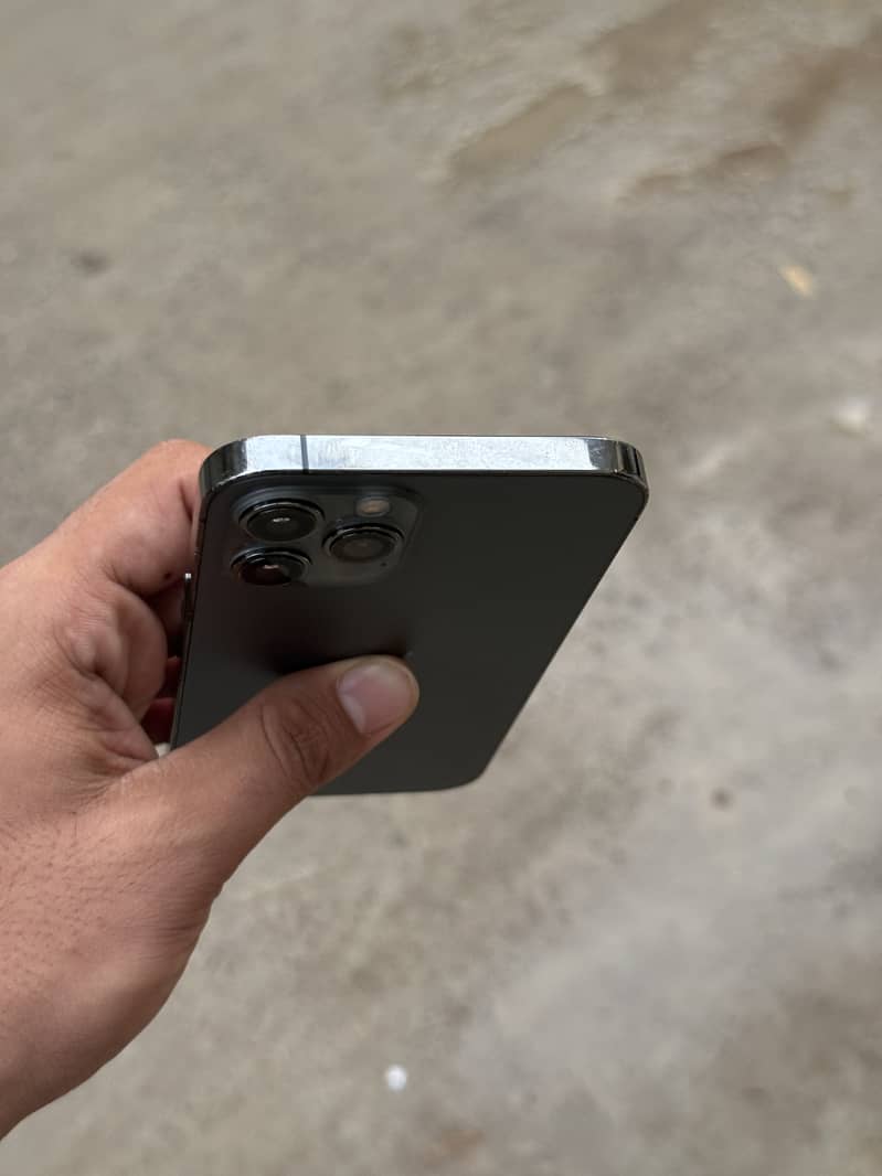 iPhone 12 Pro Max 5