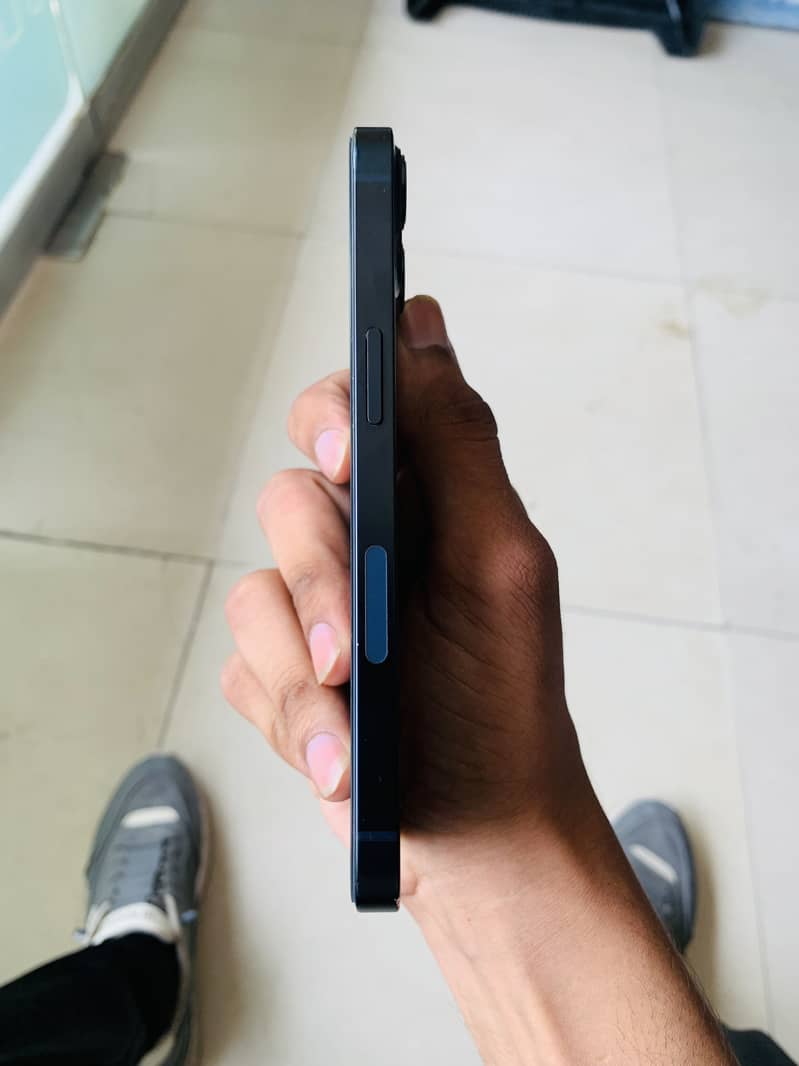Apple iPhone 13 3