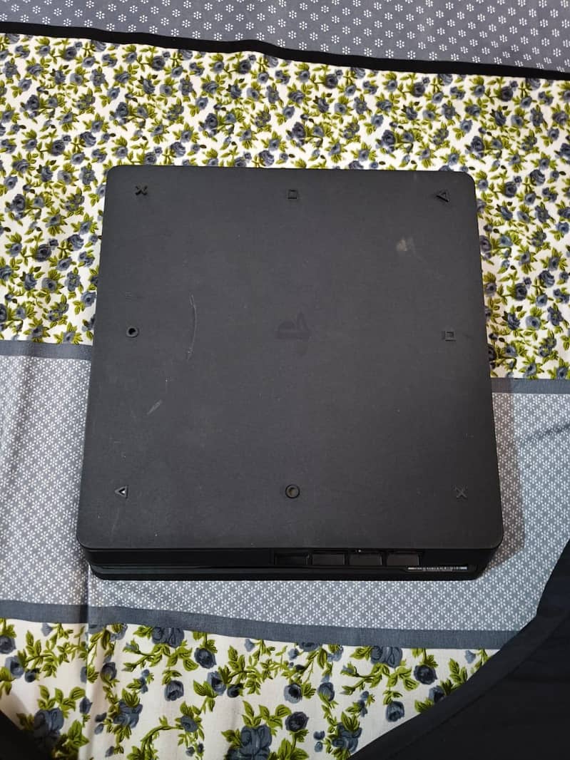 PS4 Console 4