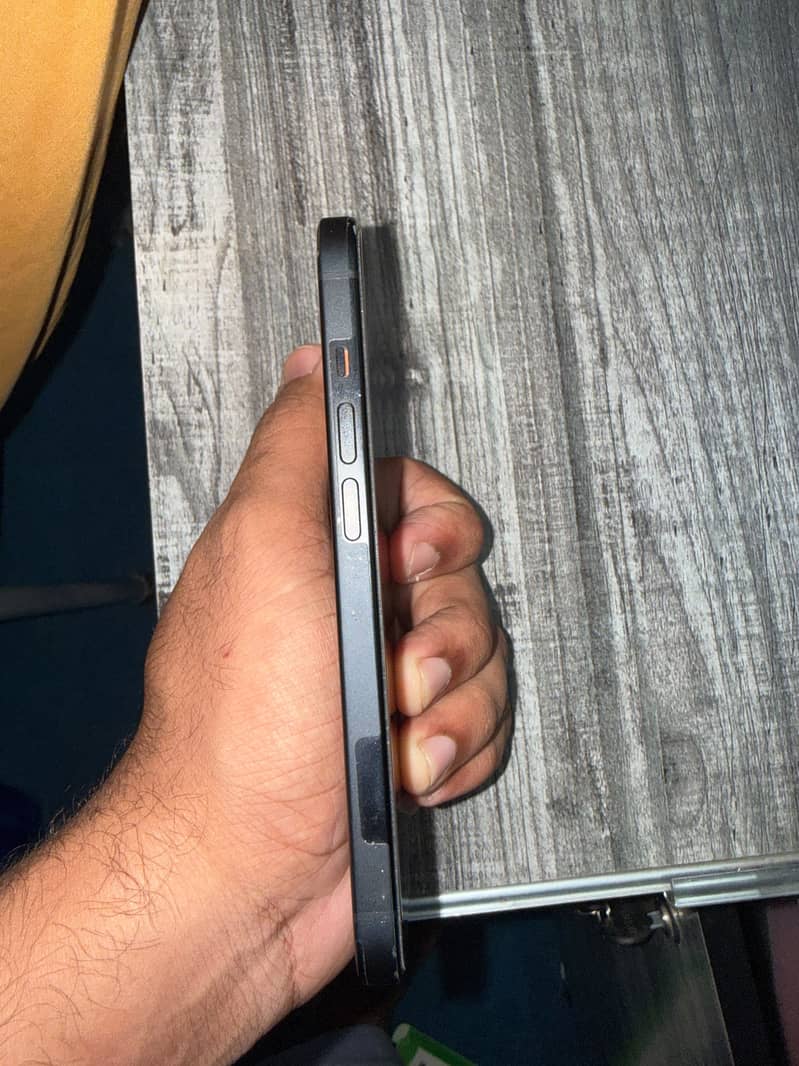 Apple iPhone 15 2