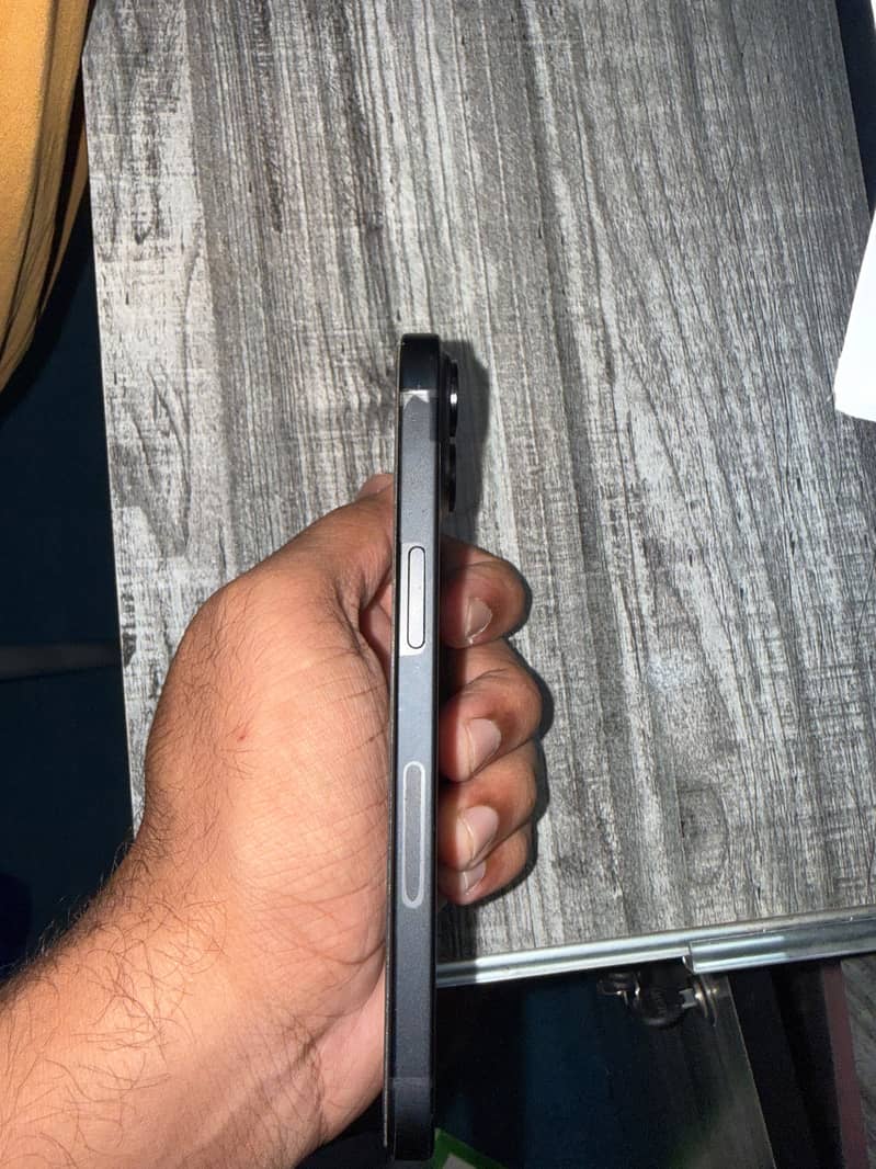 Apple iPhone 15 3